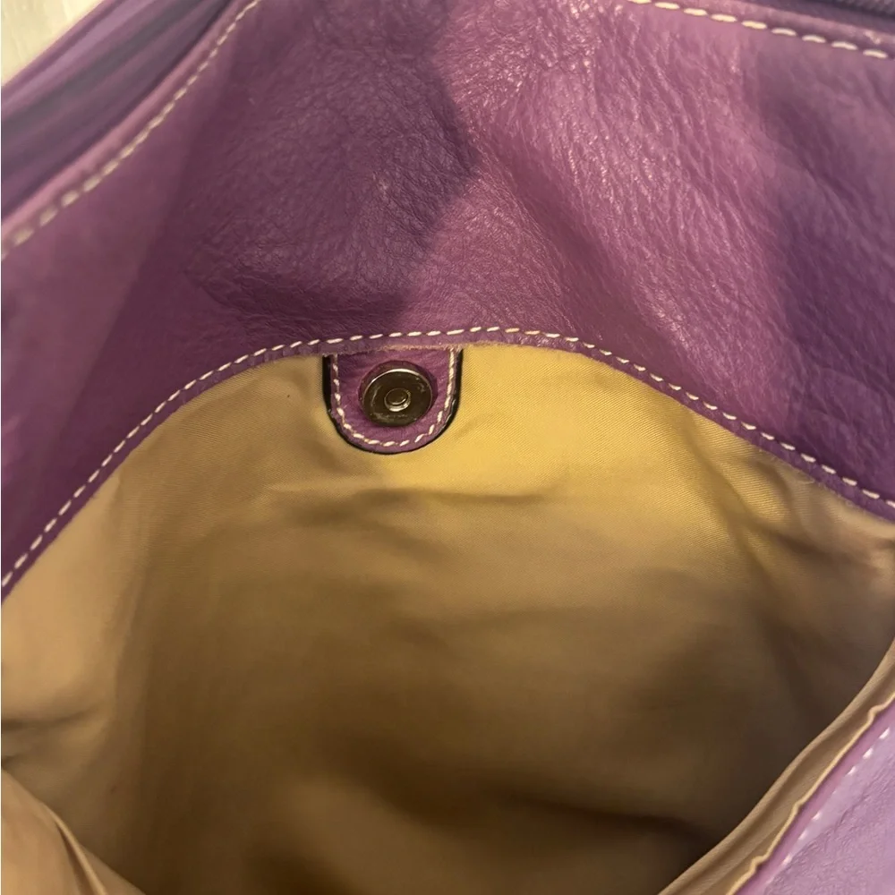 Adorable Vintage Purple Giani Bernini Leather crossbody bag